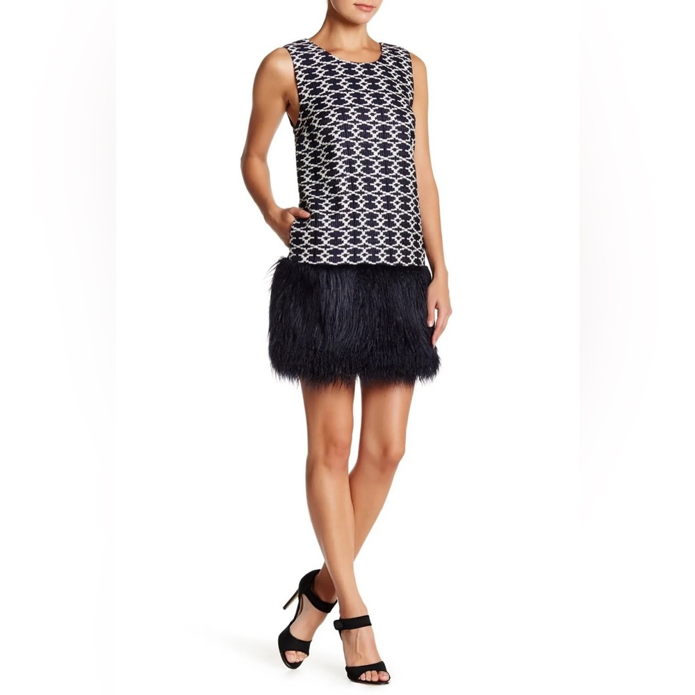 [Romeo & Juliet Couture] Navy/White Knit Shift Dress - Size Small NWT